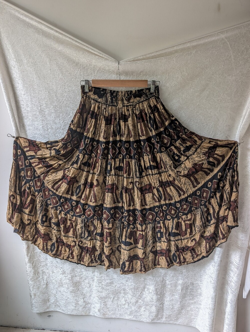 Vtg Rayon Ancient Hyroglyph Wolves Earth Tone S/M - Picture 2 of 4